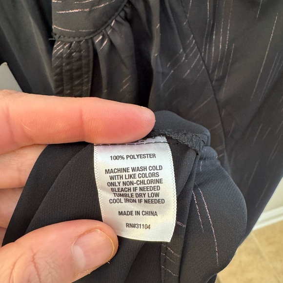 3 for $20/ The Limited Women's Black Top 🖤 - Picture 9 of 9